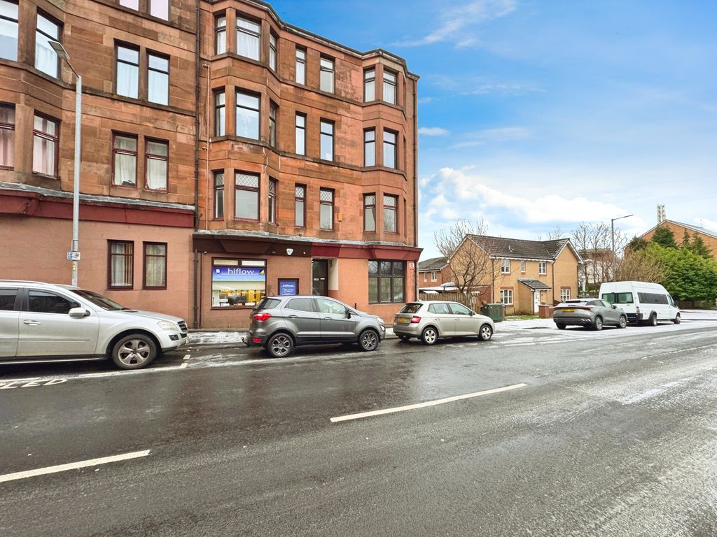 Property photo 1 of 8 Three Bedroom First Floor Flat In Caledonia Street, Clydebank