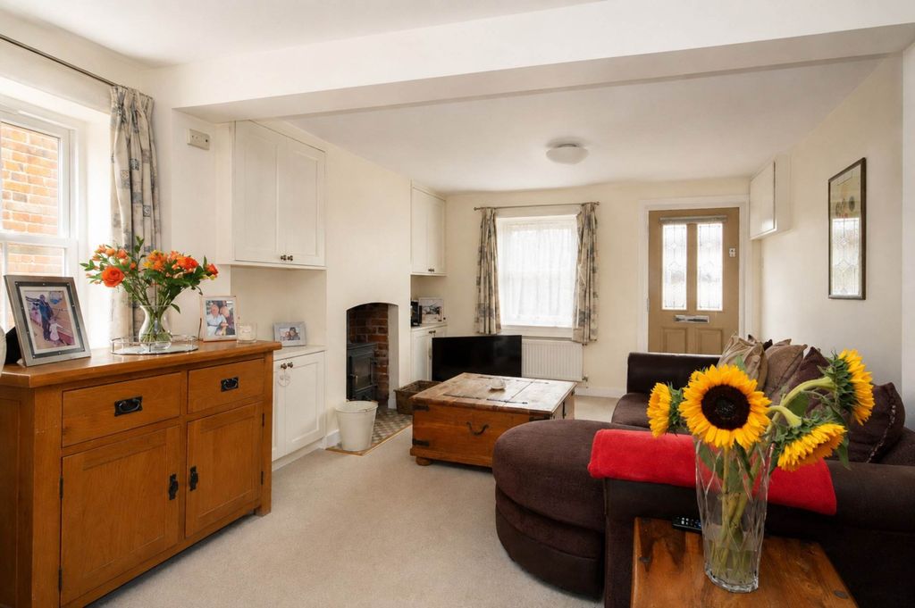 Property photo 3 of 9