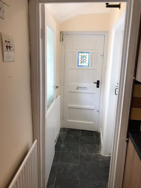 Property photo 2 of 14 Hallway