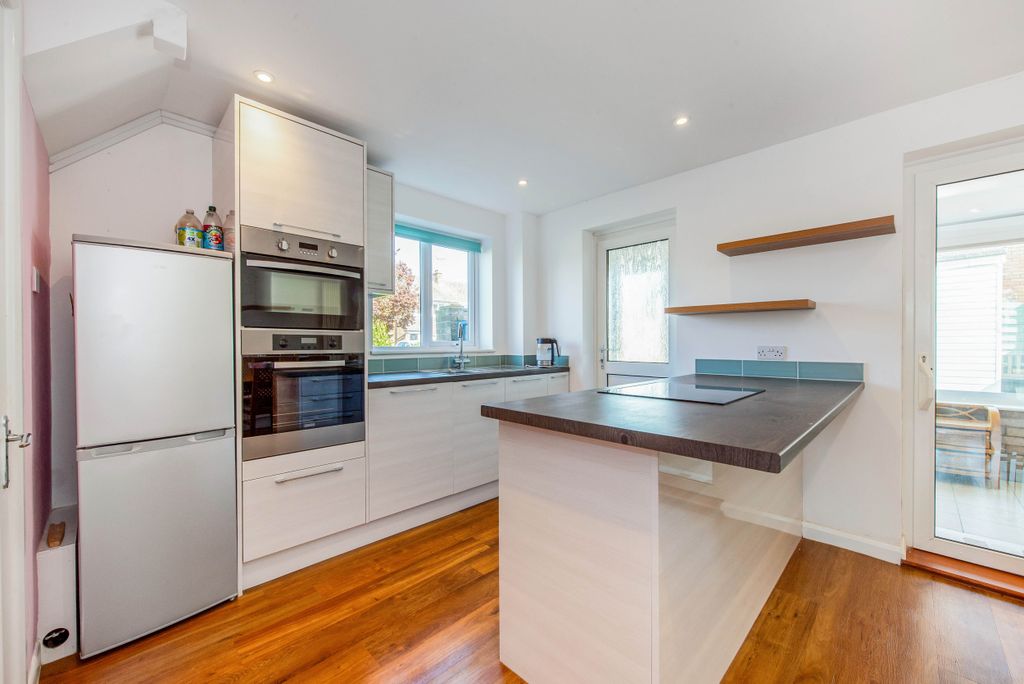 Property photo 3 of 21