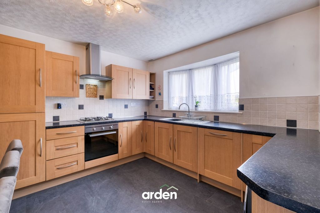 Property photo 2 of 13