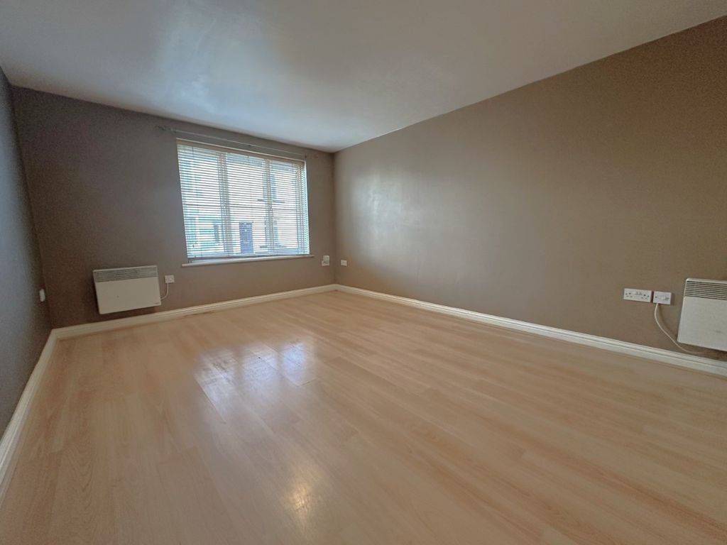 Property photo 3 of 8 3767679