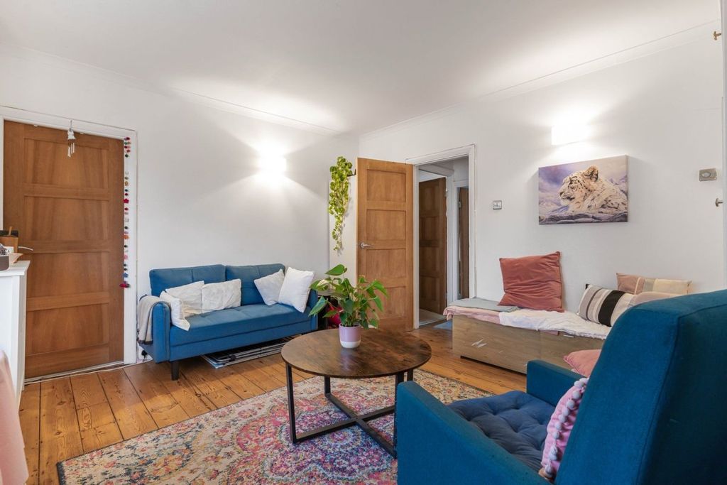 Property photo 1 of 28