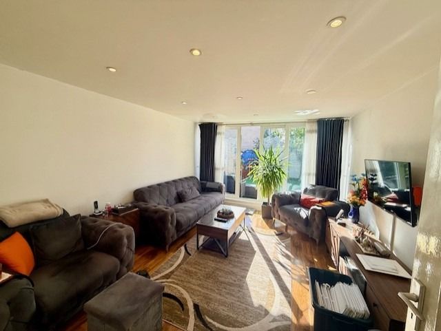 Property photo 1 of 19 4566471