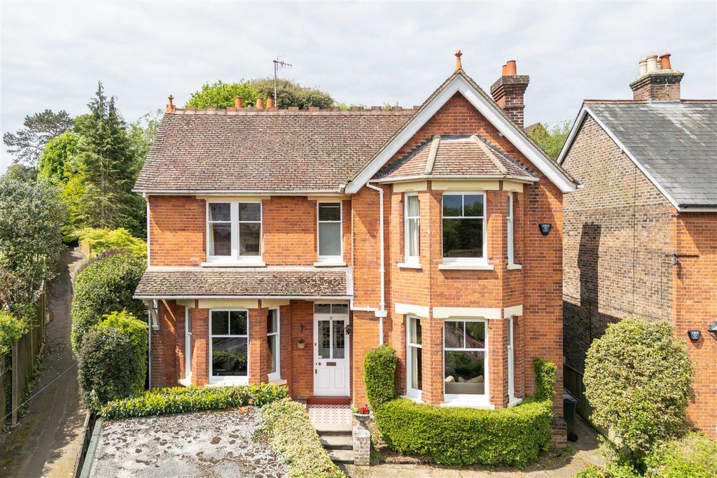 Property photo 1 of 31