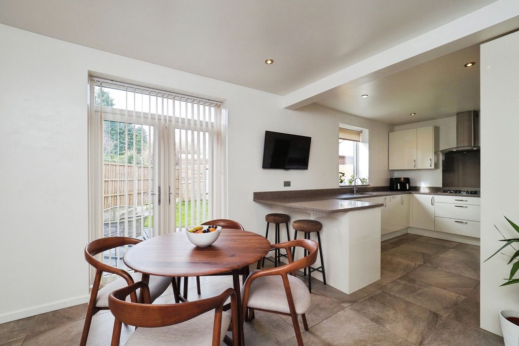 Property photo 3 of 21 Pbox-Img.Jpg