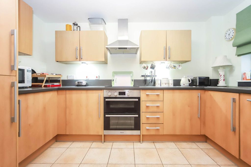 Property photo 3 of 11