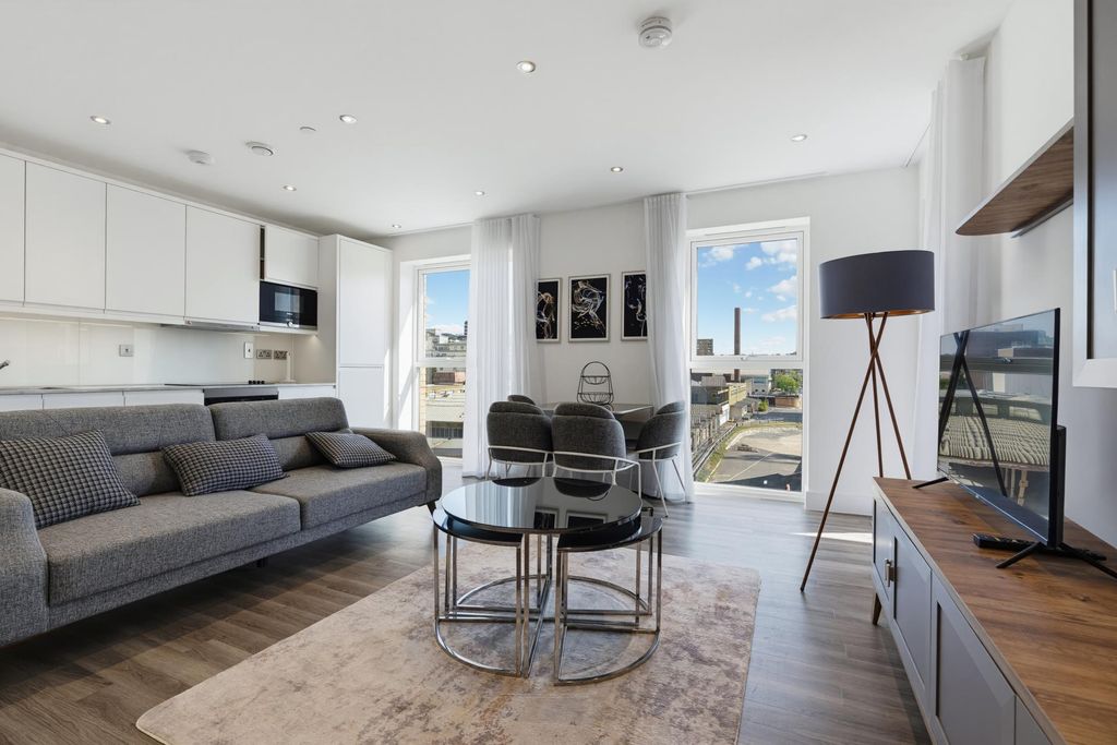 Property photo 1 of 6