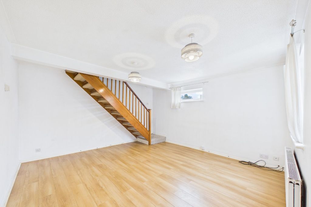 Property photo 2 of 10 Picture No. 14