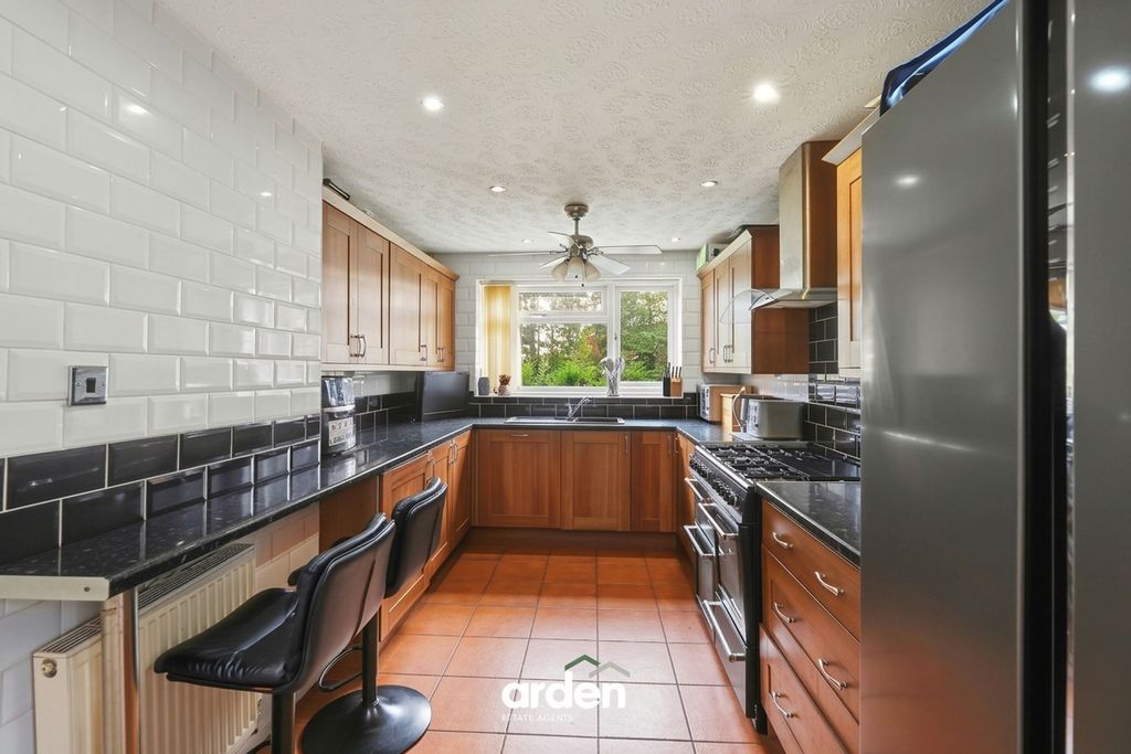 Property photo 2 of 13