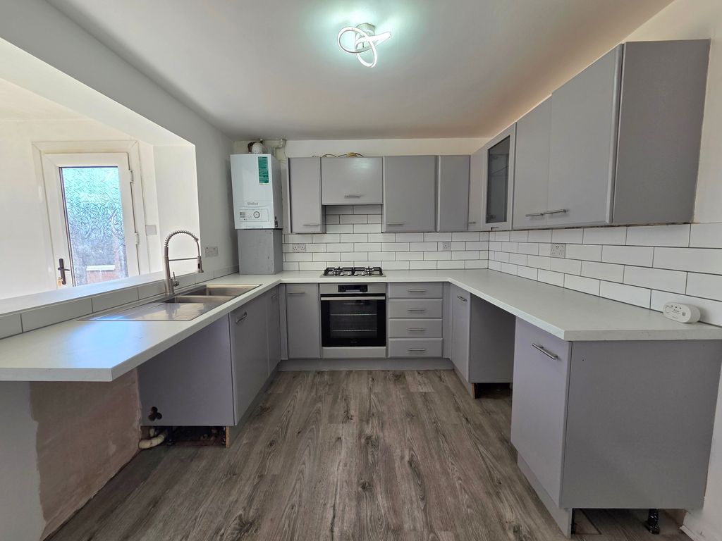 Property photo 3 of 11 Image