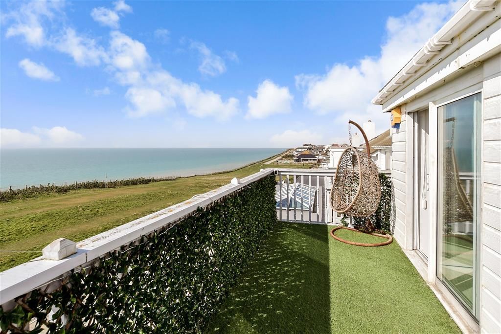 Property photo 3 of 12 Balcony / Terrace