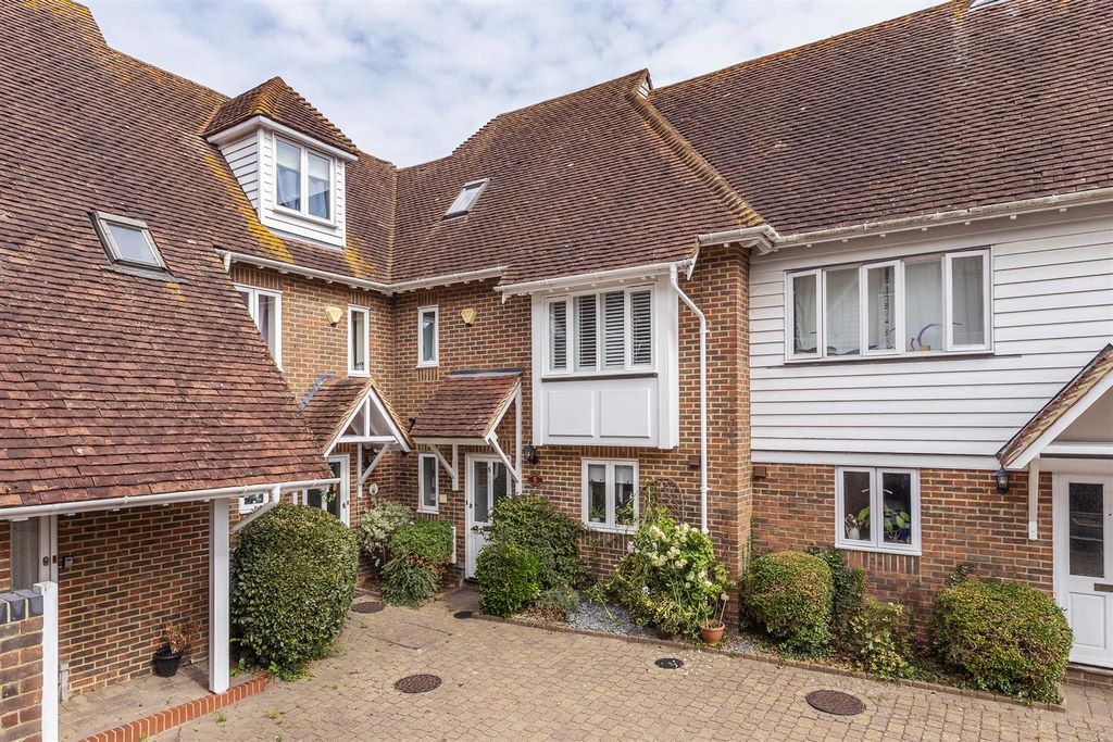 Property photo 1 of 32