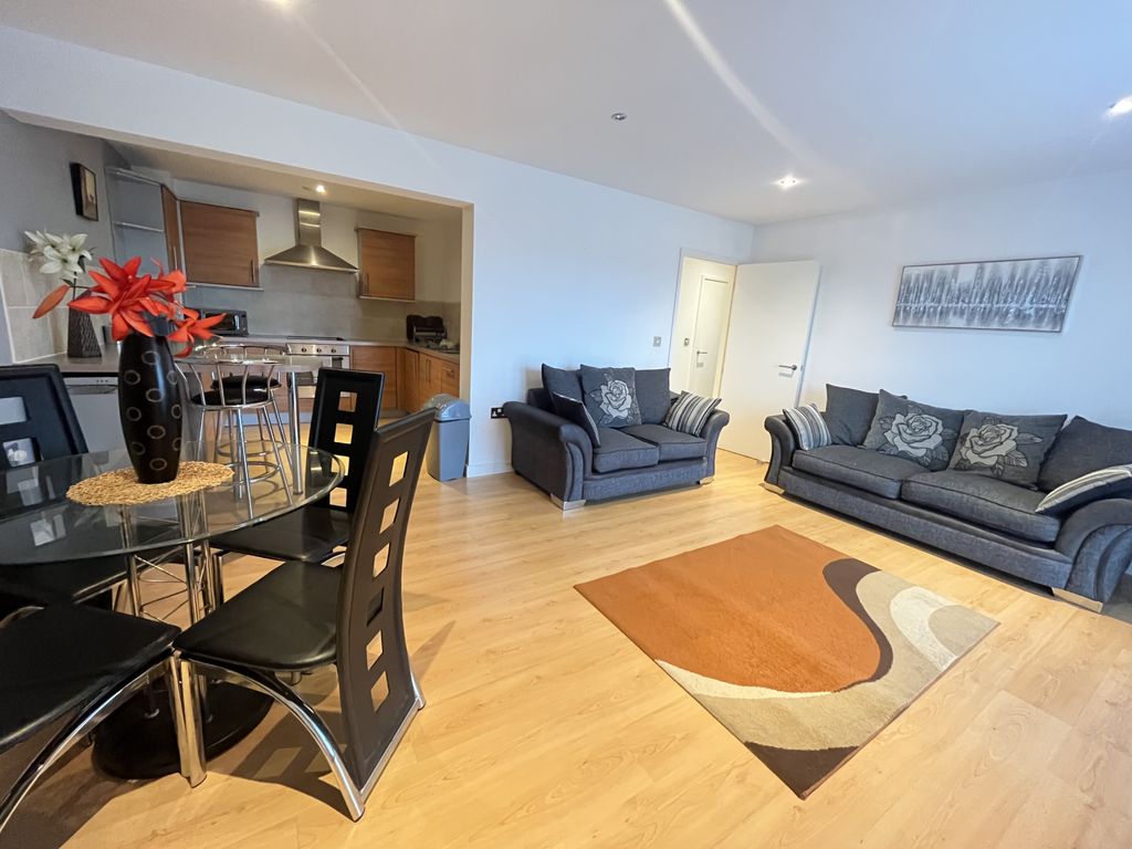 Property photo 1 of 8 2 Bed Apartment