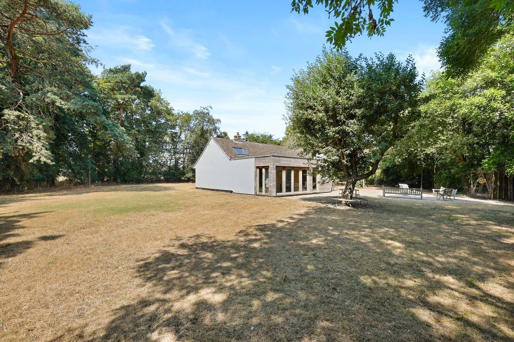 Property photo 1 of 28