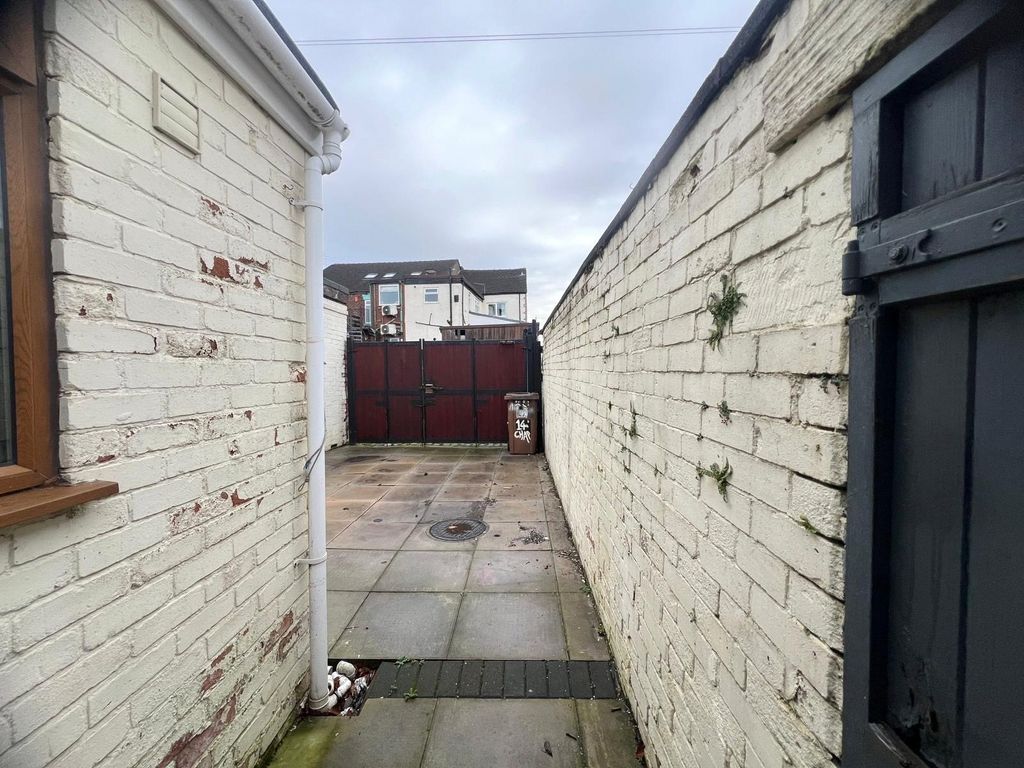 Property photo 2 of 11 Picture No. 12