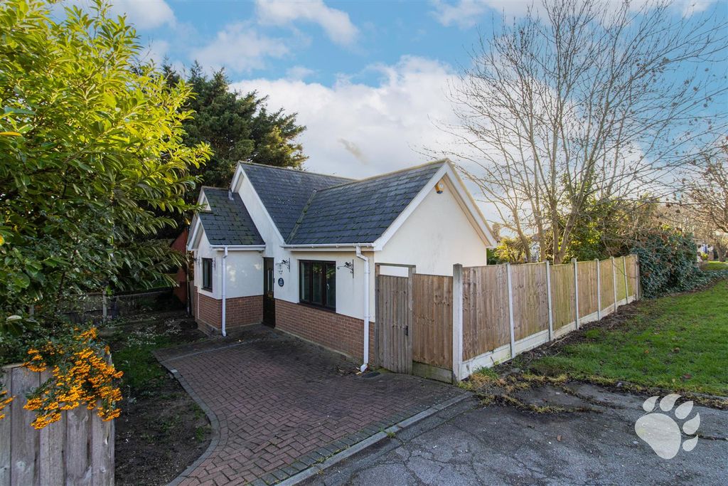 Property photo 1 of 17 Front