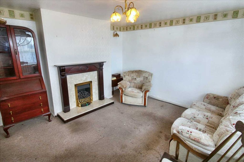 Property photo 2 of 16 Lounge