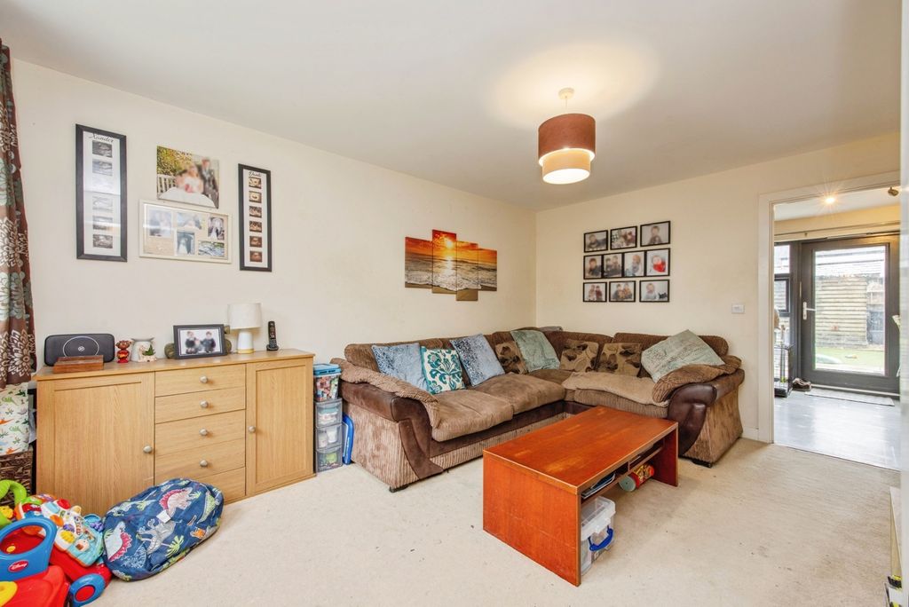 Property photo 3 of 21 Pbox-Img.Jpg