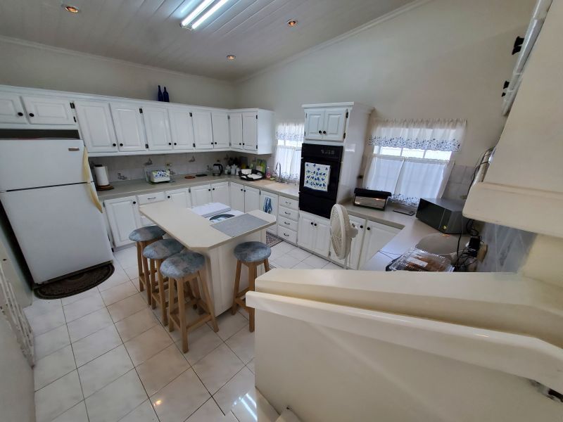 Property photo 3 of 27