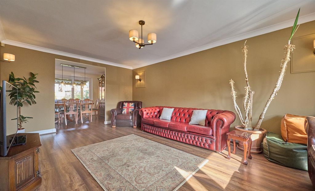 Property photo 3 of 23 Lounge To Front