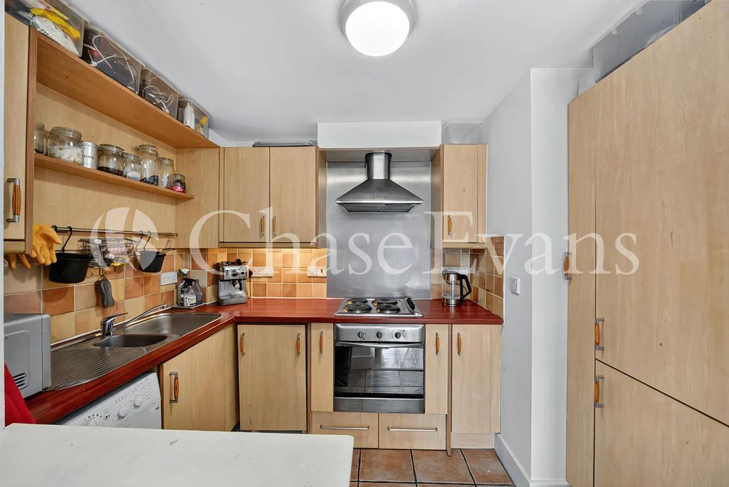 Property photo 3 of 23 Kitchen