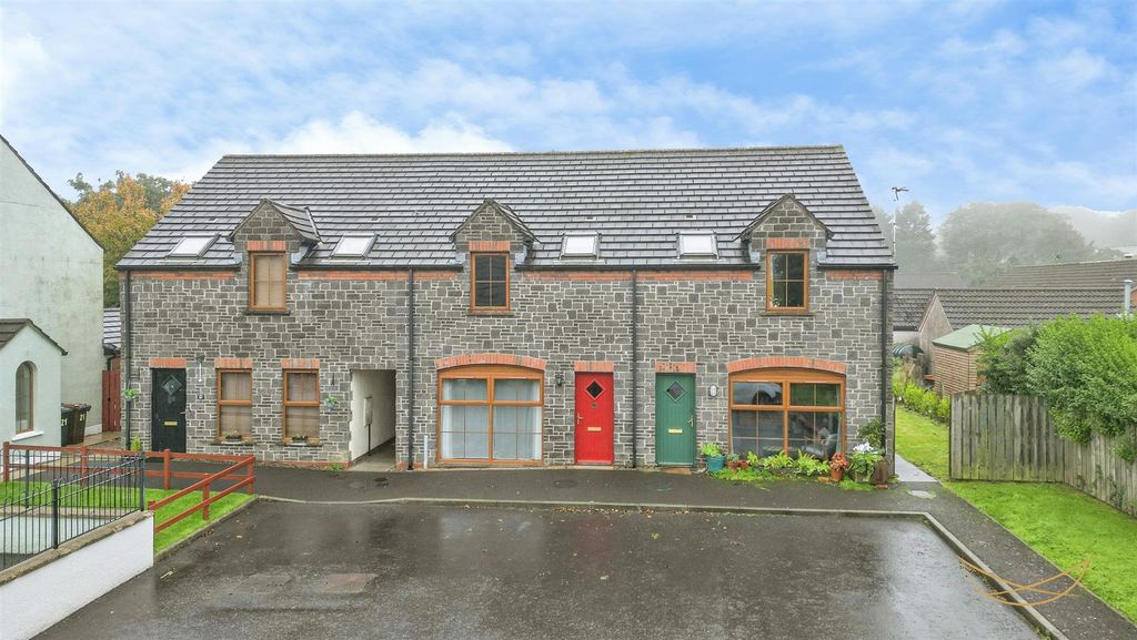 Property photo 1 of 32 Dhp-2.Jpg