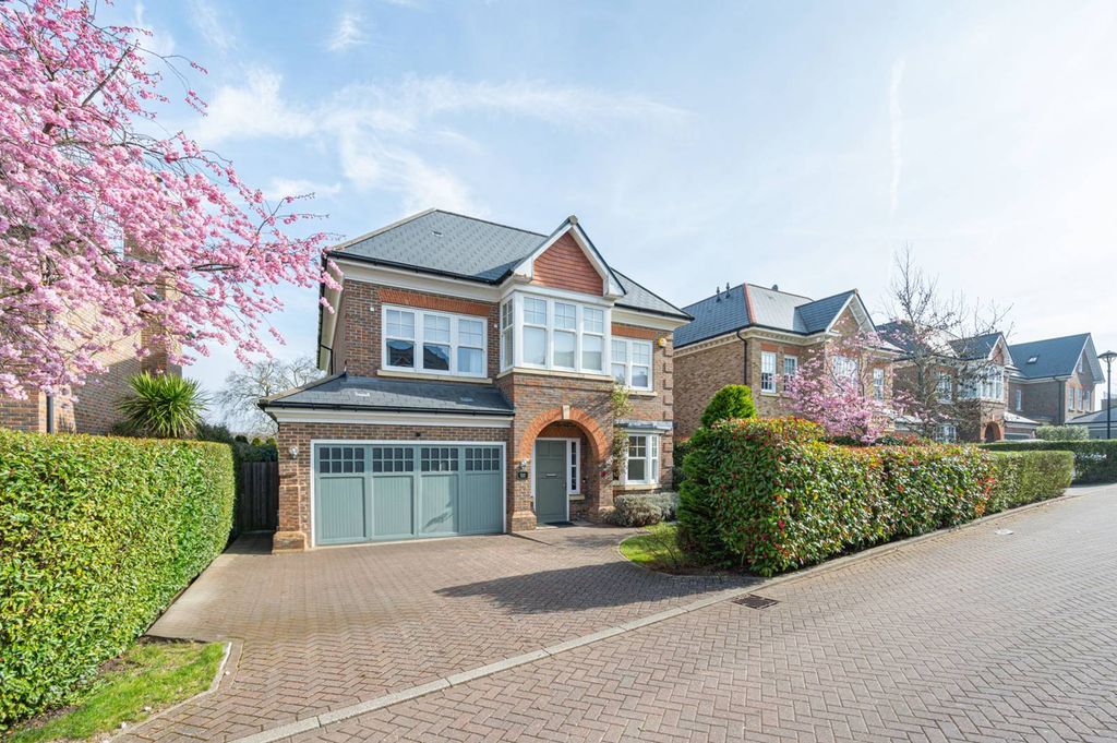 Property photo 2 of 46
