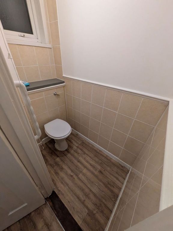 Property photo 3 of 12 Photo 6