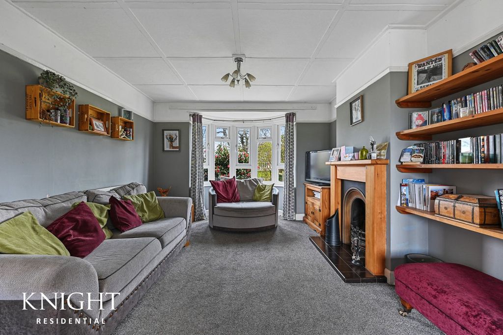 Property photo 3 of 32