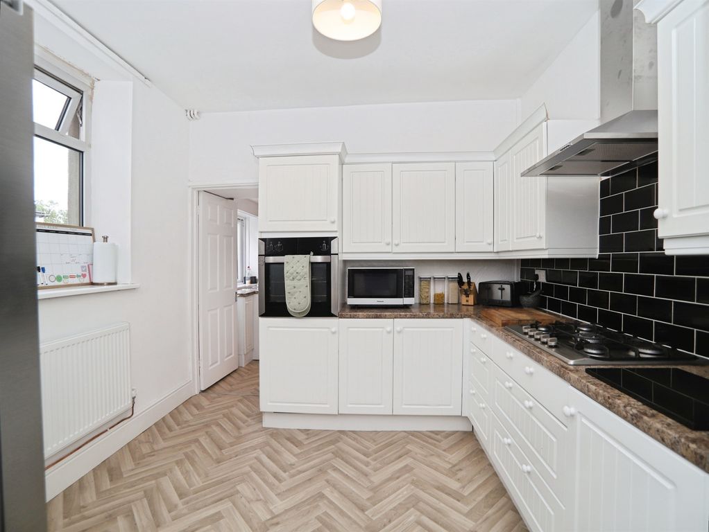 Property photo 2 of 22