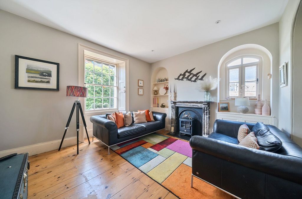 Property photo 3 of 15 Sitting Room