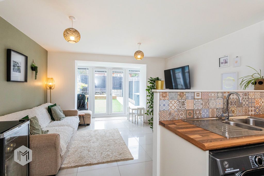 Property photo 2 of 27 Picture No. 05