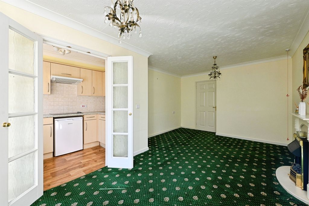 Property photo 2 of 12