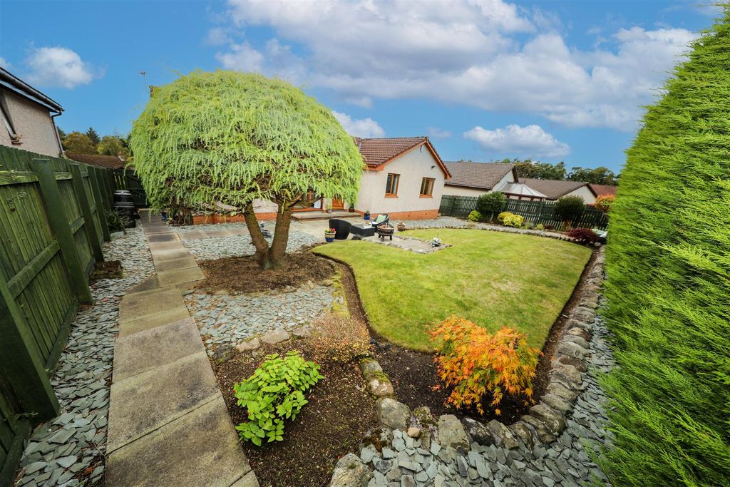 Property photo 2 of 25 B