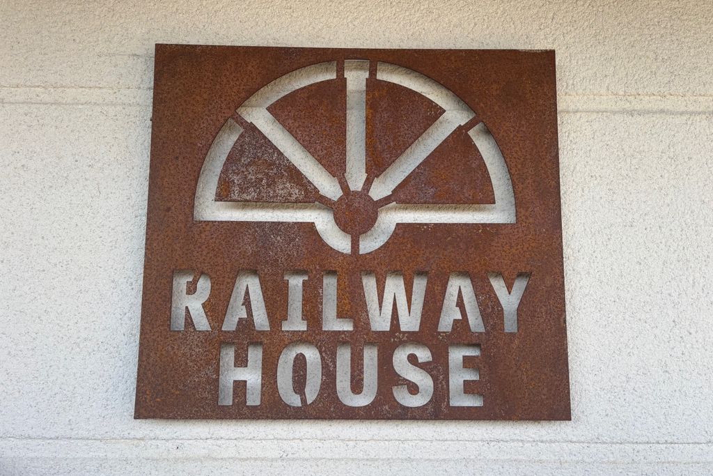 Property photo 3 of 6 Sign