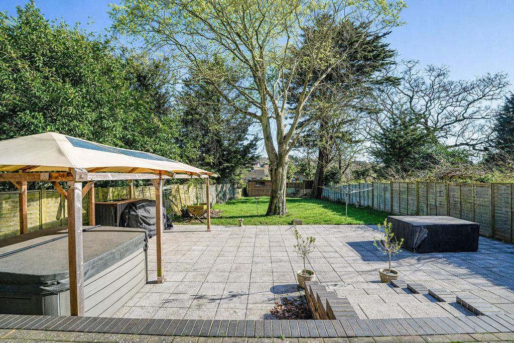 Property photo 2 of 32 8873Cba2-Aefc-4c99-99E1-Bab8c642A02F.Png