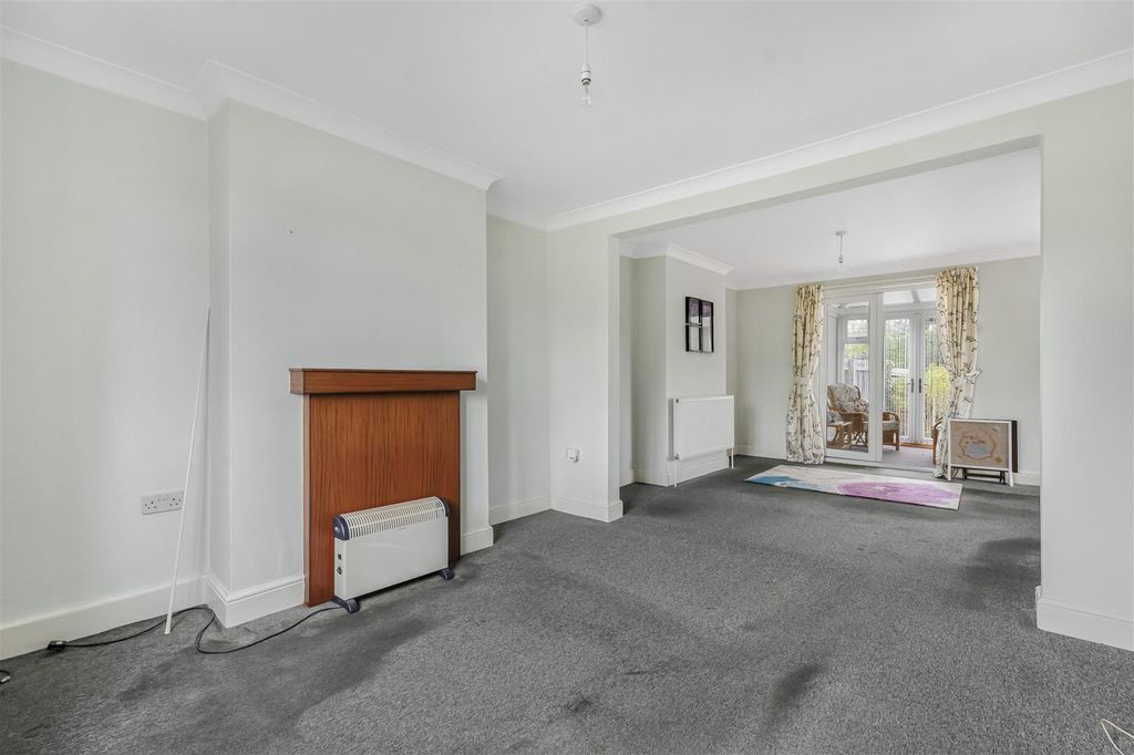 Property photo 3 of 19 18_64554.Jpg