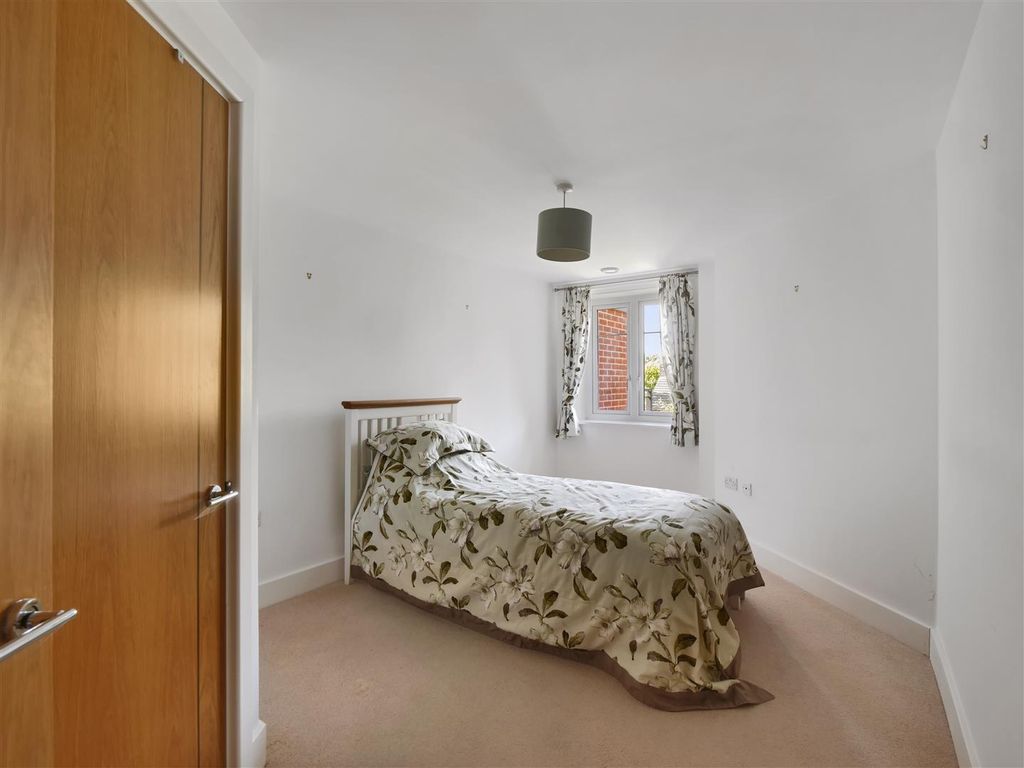 Property photo 3 of 10 Bedroom 2.Jpg