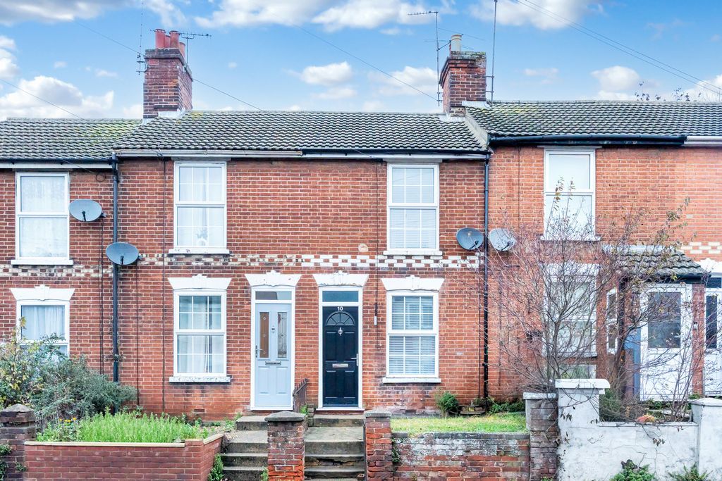 Property photo 1 of 12