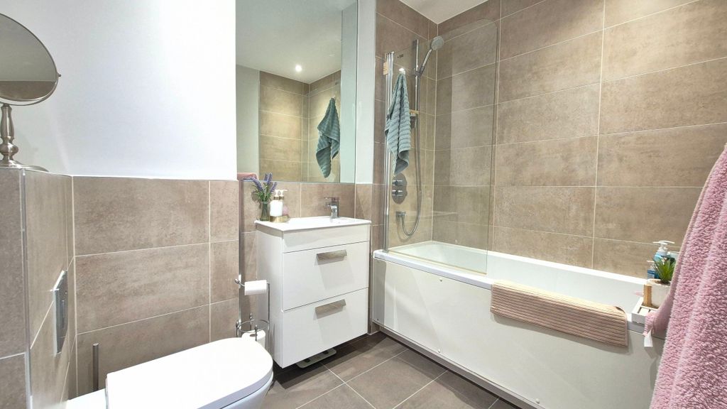 Property photo 3 of 5