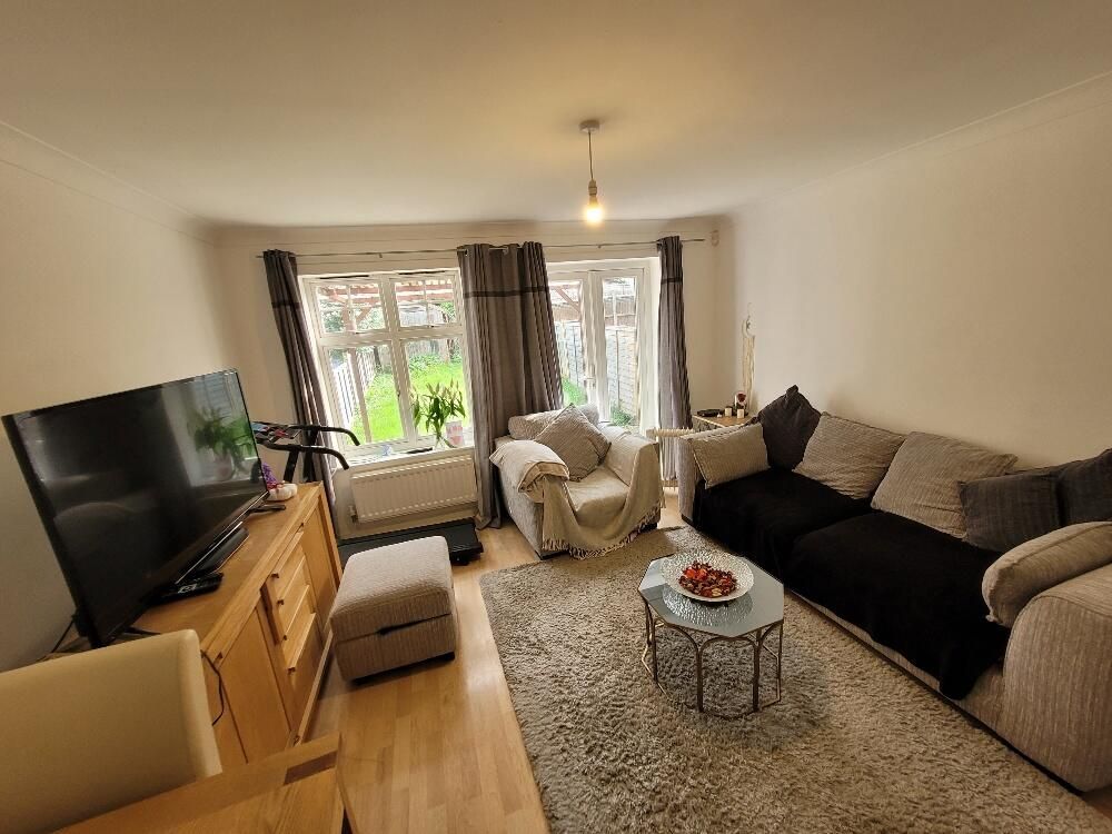 Property photo 1 of 16 Living Room