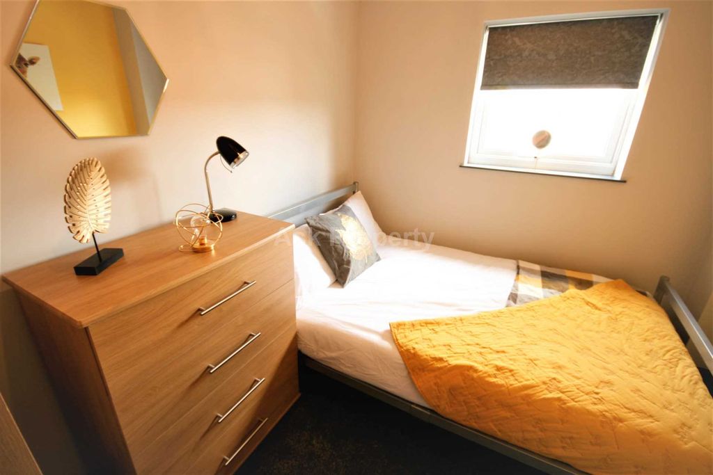 Property photo 1 of 3