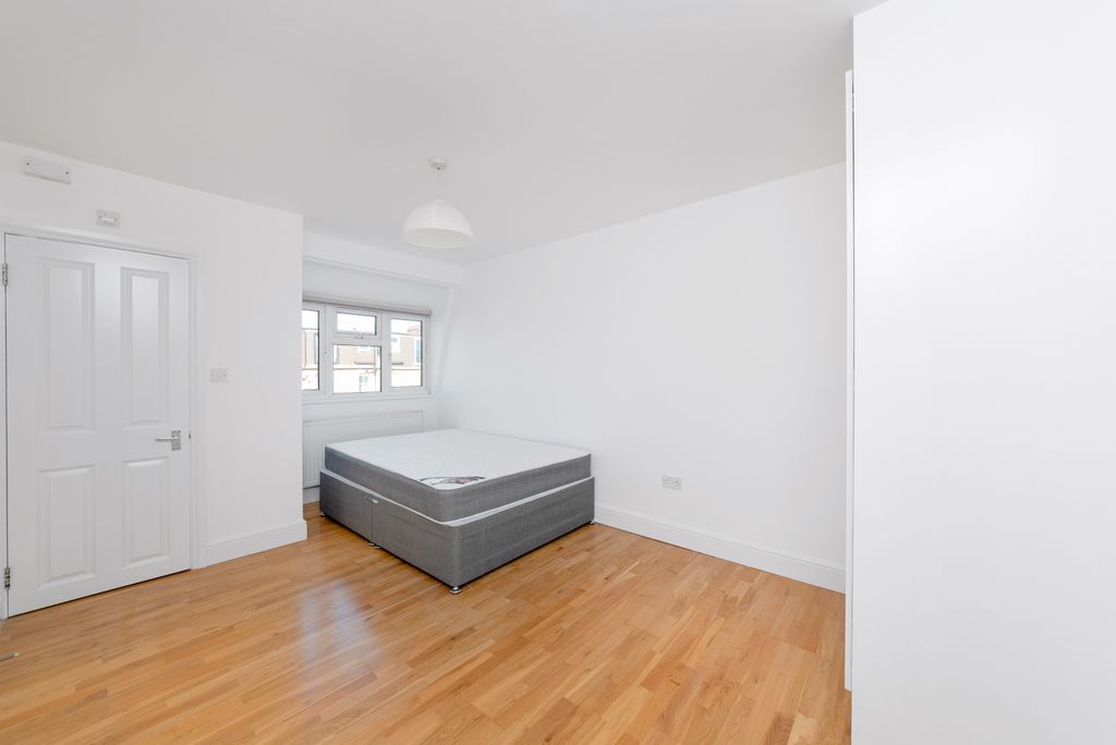 Property photo 3 of 8