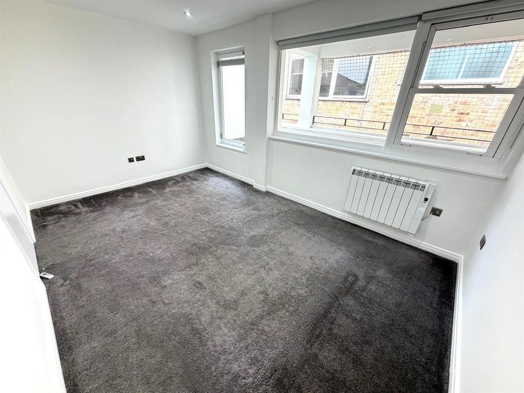 Property photo 3 of 9 Bedroom 2 (With Private Balcony).Jpg