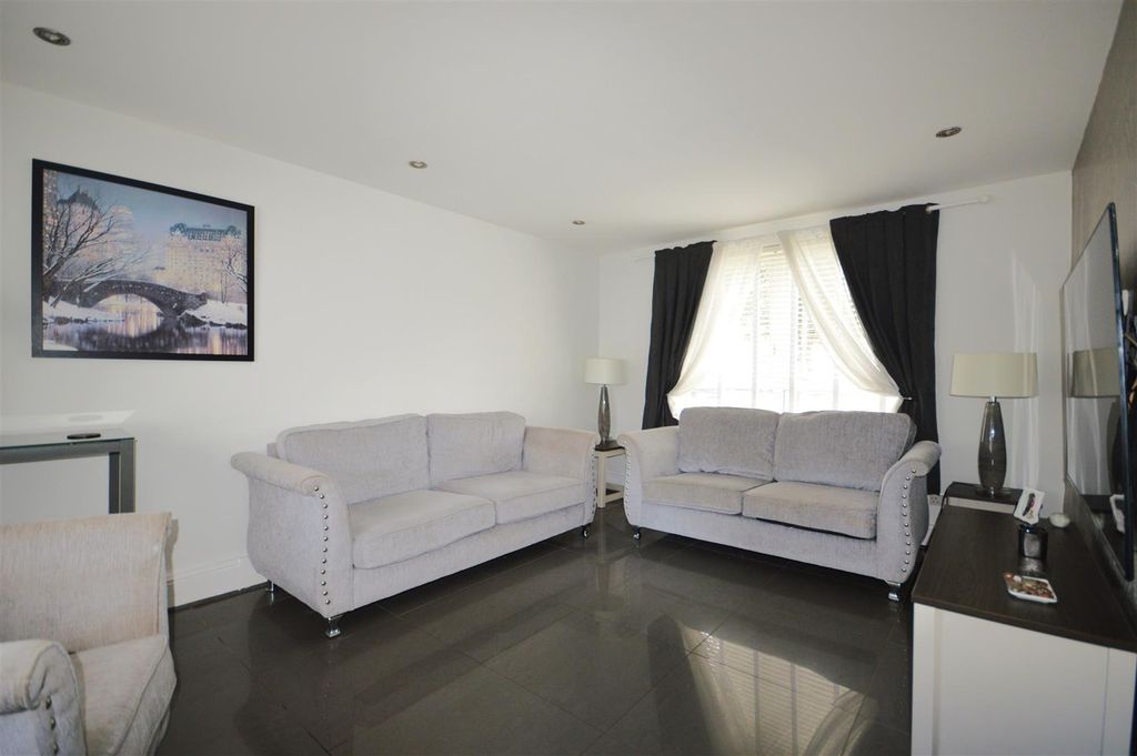 Property photo 2 of 12 2.Jpg