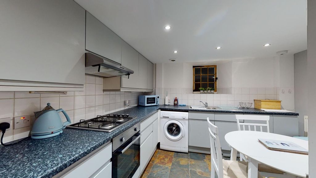 Property photo 3 of 13 Picture 3