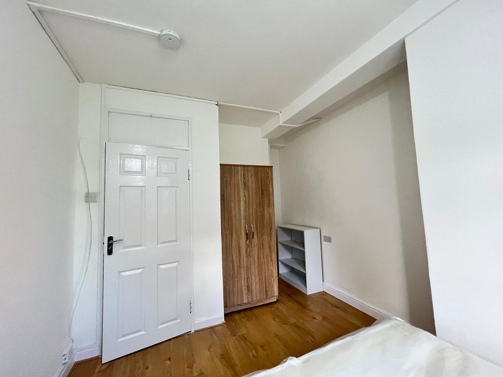 Property photo 3 of 3