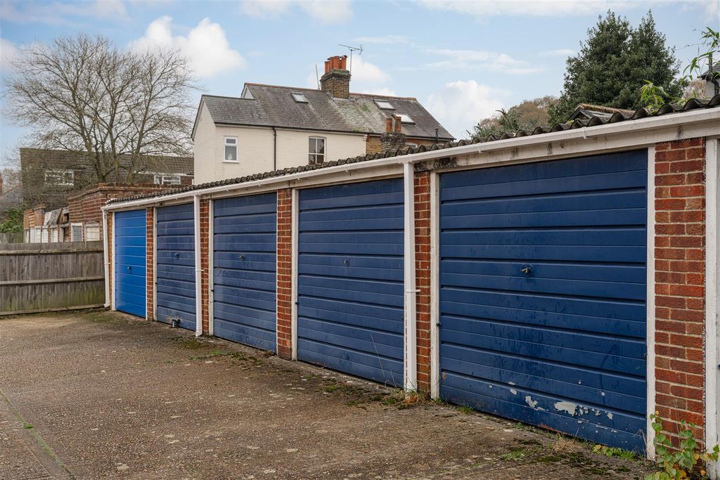 Property photo 3 of 16 Clean 15.Jpg