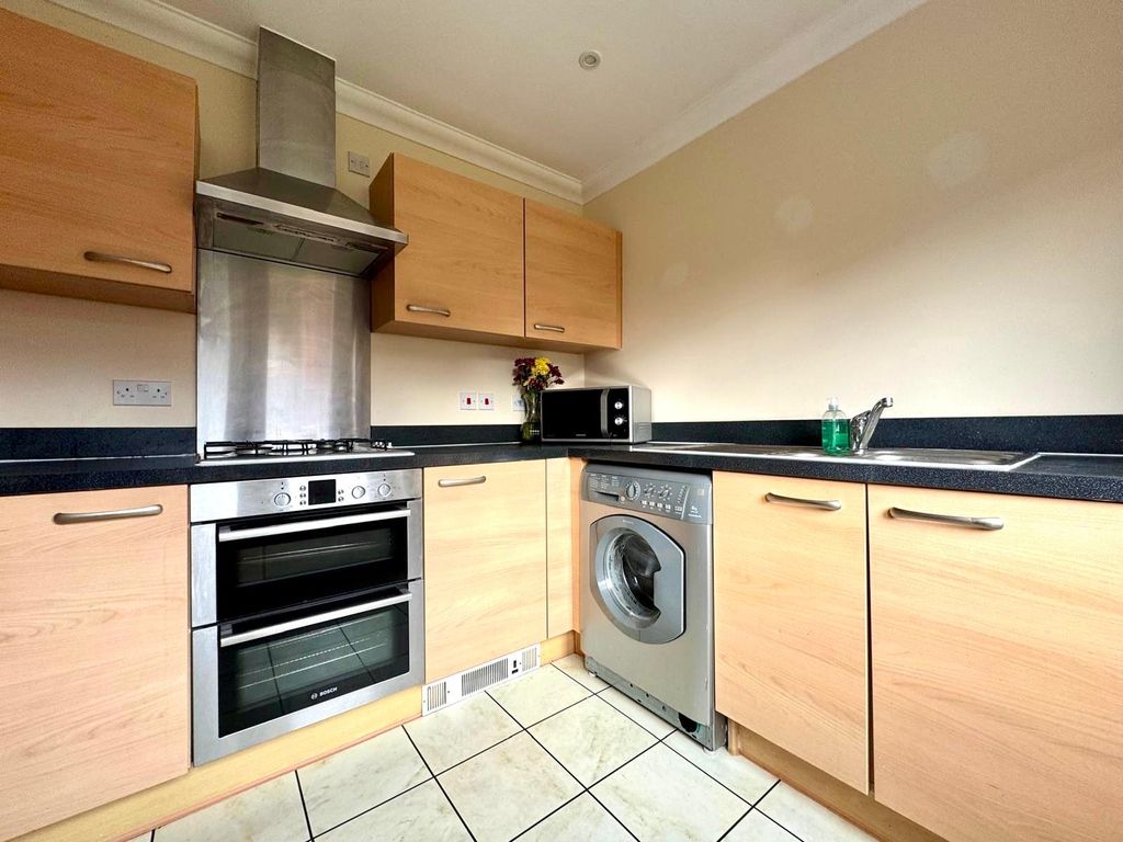 Property photo 3 of 12
